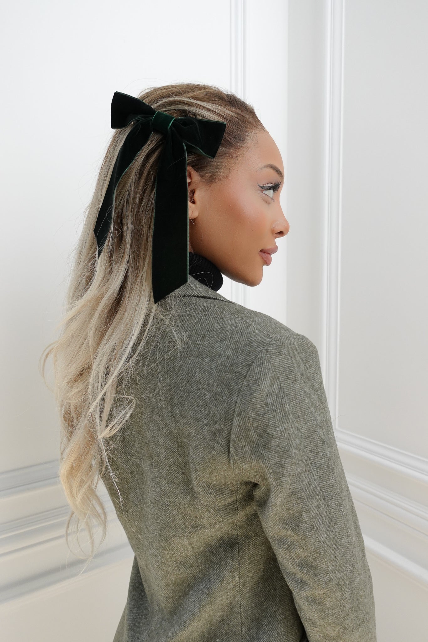 Green Velvet Medium Hair Bow